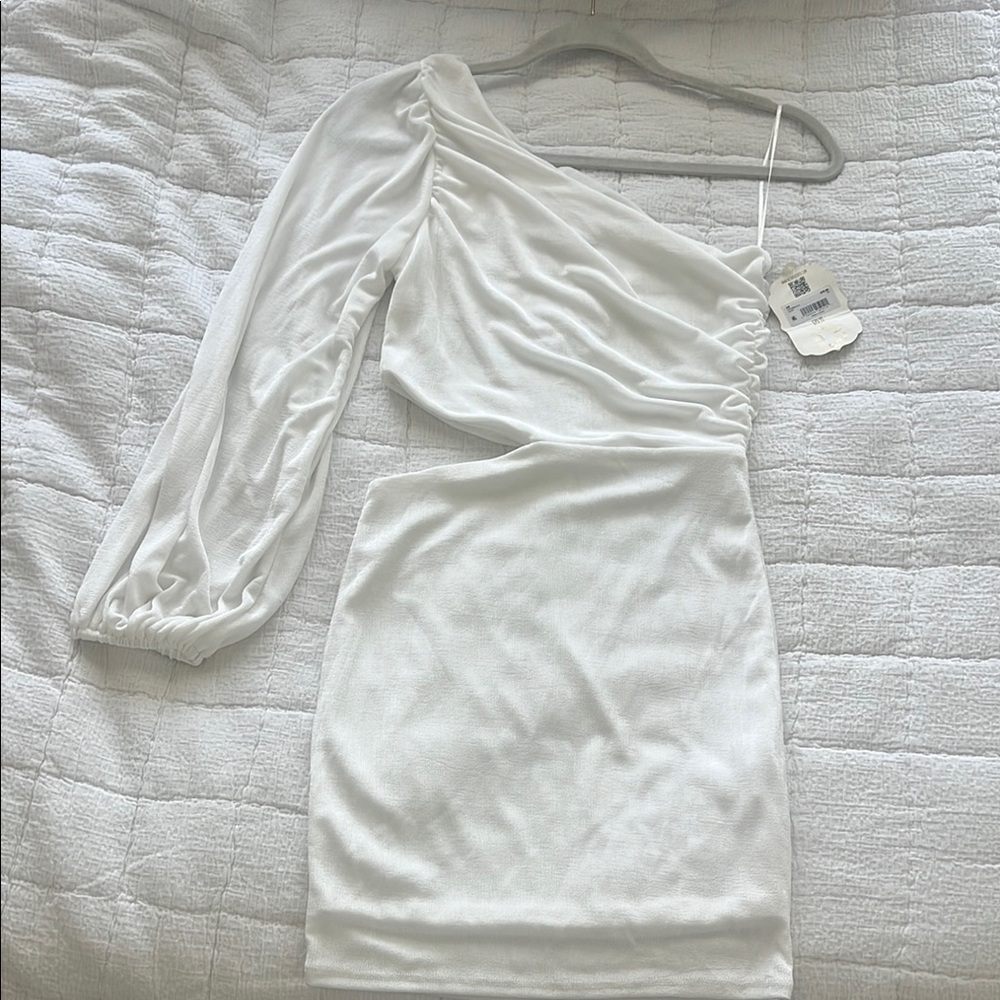 Elegant White One-Shoulder Dress